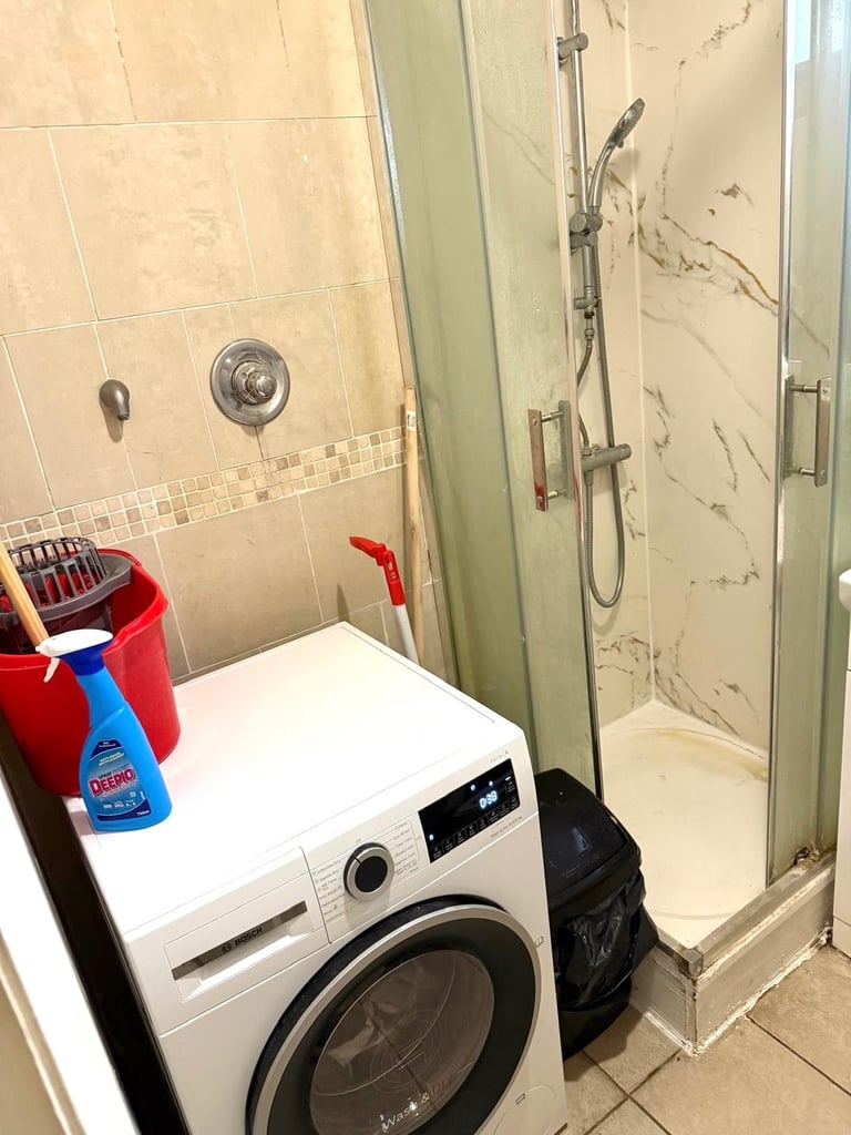 Double room with own kitchen for single occupancy or couple Postcode UB6 0NY