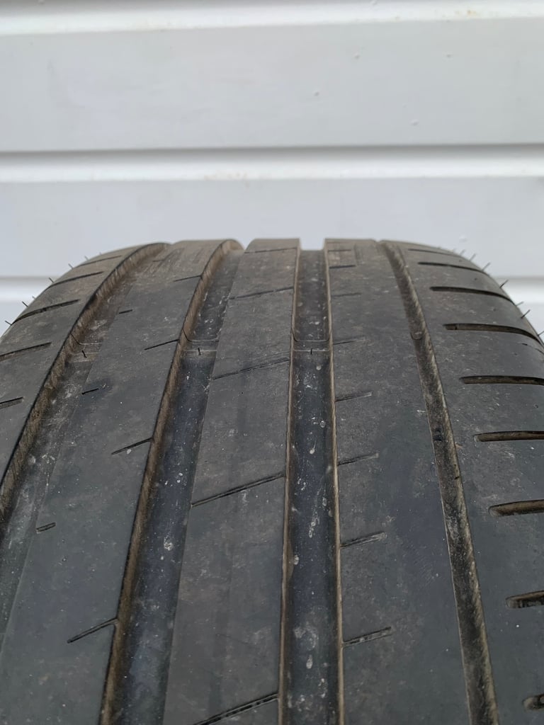 image for 255 40 19 255/40R19 100Y APOLLO TYRE AMAZING over 7.6mm tread
