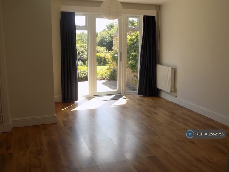 3 bedroom house in Mangrove Drive, Hertford, SG13 (3 bed) (#2652958)