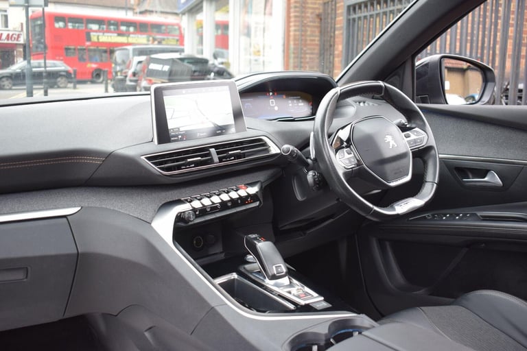 2019 Peugeot 5008 1.6 PureTech GT Line Premium EAT Euro 6 (s/s) 5dr HATCHBACK Petrol Automatic