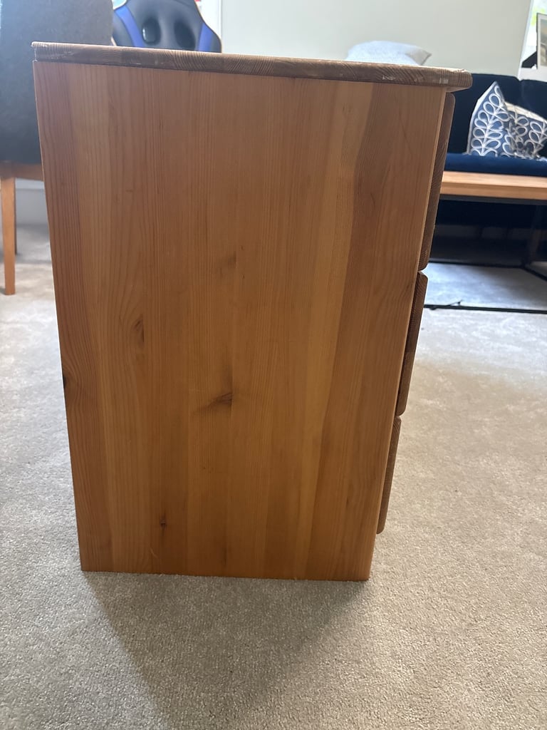 2 Woden chest of drawers 