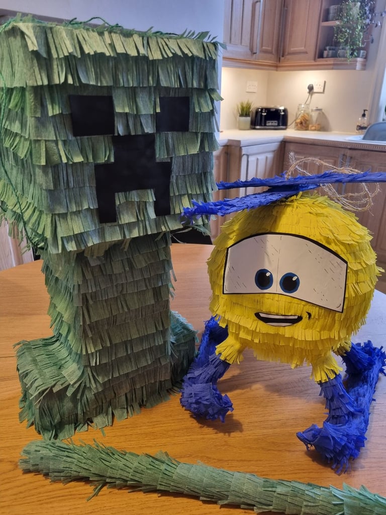 Personalised pinata
