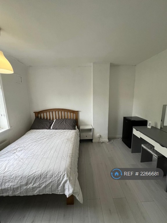 1 bedroom in Wrythe Lane, Carshalton, SM5 (#2266681)