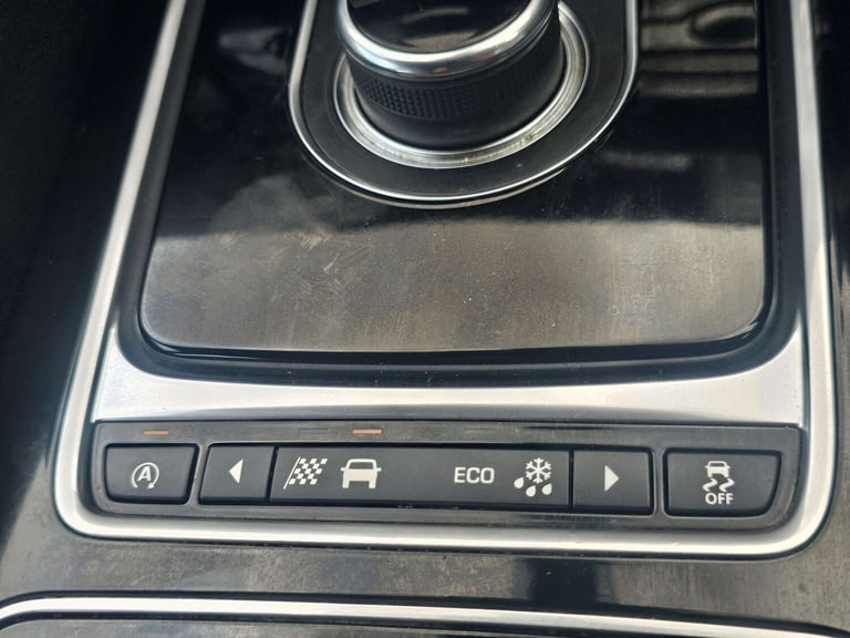 2017 Jaguar F-Pace 2.0 F-PACE R-Sport AWD D Auto 4WD 5dr SUV Diesel Automatic