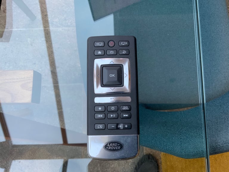 Land Rover Discovery 5 Bluetooth Headphones x2 plus Remote (genuine parts)