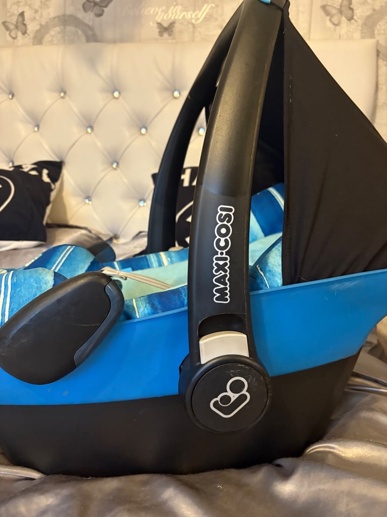 image for Maxi cosi car seat in aqua 