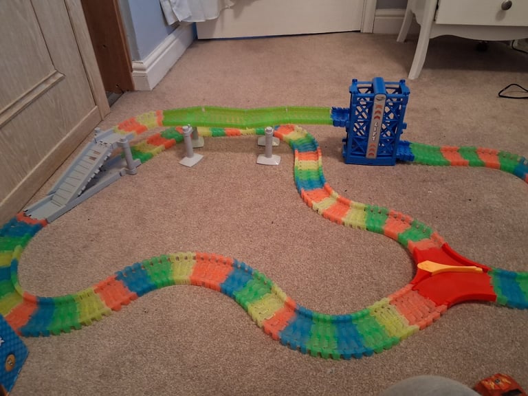 Glow track, great condition