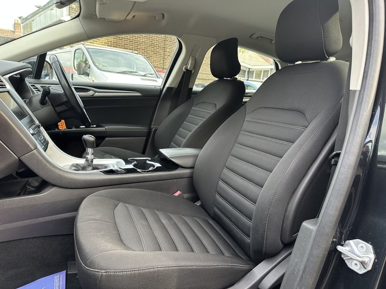 2015 Ford Mondeo 2.0 TDCi EcoNetic Zetec Diesel Manual 5 Door Hatchback Black