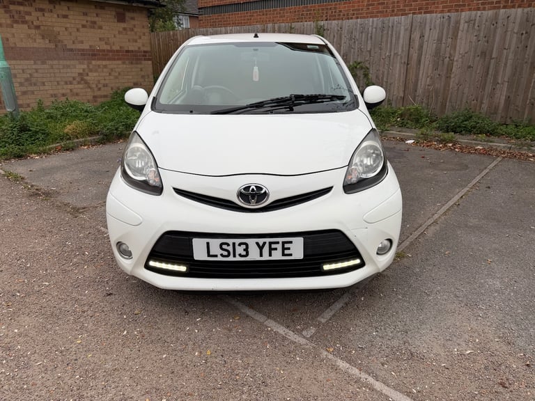 Toyota, AYGO, Hatchback, 2013, Manual, 998 (cc), 3 doors