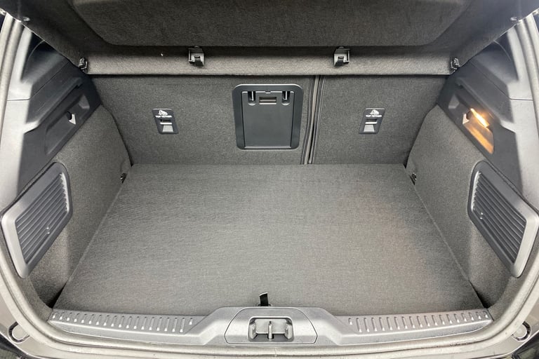 2025 Ford Focus 744494 Hatchback Petrol Manual