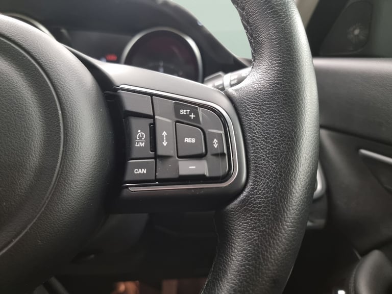 2018 Jaguar E-Pace 2.0 D180 SE SUV 5dr Diesel Auto AWD Euro 6 (s/s) (180 ps) - NAV - LEATHER - Su...