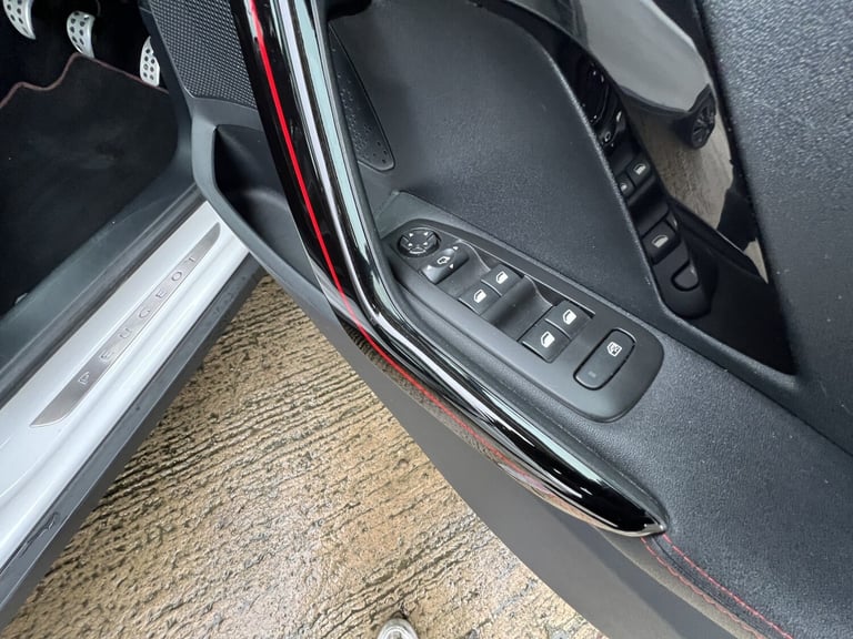 PEUGEOT 2008 1.6 BlueHDi GT Line 2017