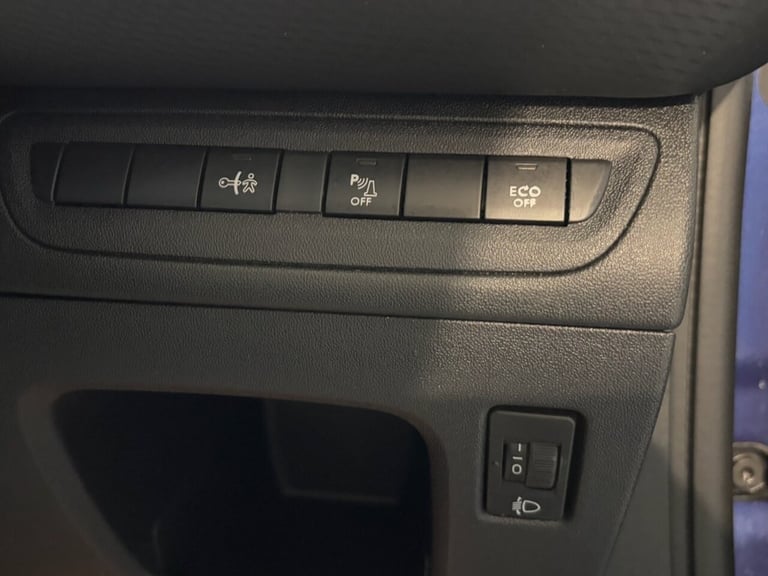 2013 63 PEUGEOT 2008 1.6 E-HDI ALLURE SUV 5DR DIESEL MANUAL EURO 5 (S/S) (92 PS)