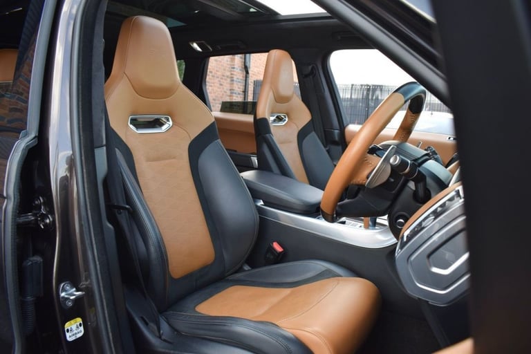 2021 62 LAND ROVER RANGE ROVER SPORT 5.0 P575 V8 SVR CARBON EDITION SUV 5DR PETR