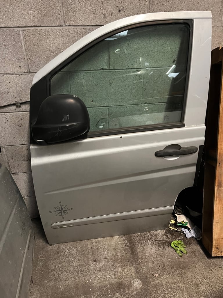 Mercedes Vito windscreen with top tint 2004-2010