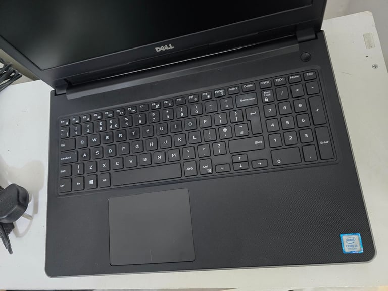 Fast Dell Vostro Laptop 15.6" display 8GB DDR4 RAM 128GB SSD Win 11 Pro