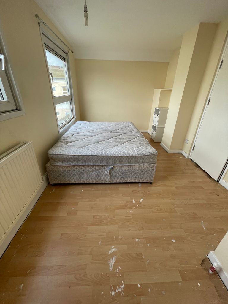 BEAUTIFUL 4 BEDROOM FLAT FOR RENT IN CRANFORD 