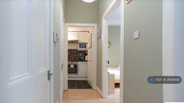 2 bedroom flat in Dalry Road, Edinburgh, EH11 (2 bed) (#2659595)