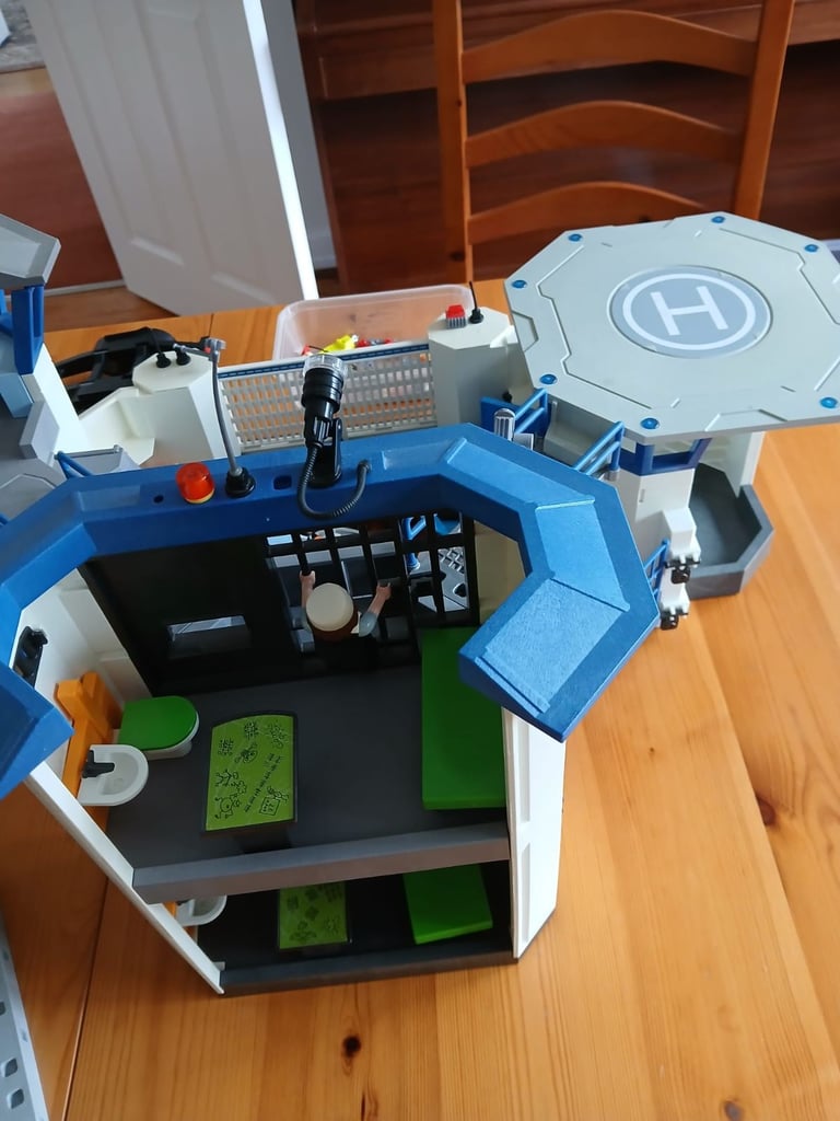 Playmobil 6919 - Police Headquarters with Prison plus extra additions