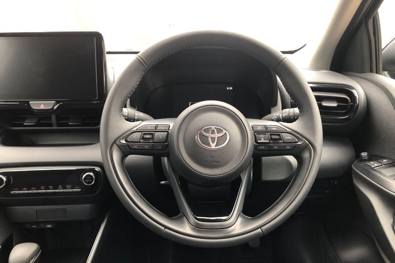 2025 Toyota Yaris 1.5 Hybrid Design 5dr CVT HATCHBACK PETROL/ELECTRIC Automatic