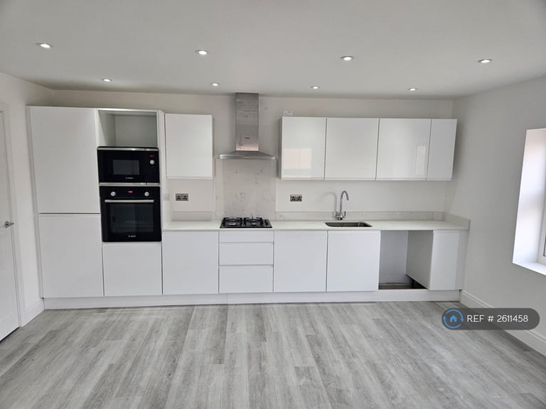 2 bedroom flat in Frontier Court, Woking, GU21 (2 bed) (#2611458)