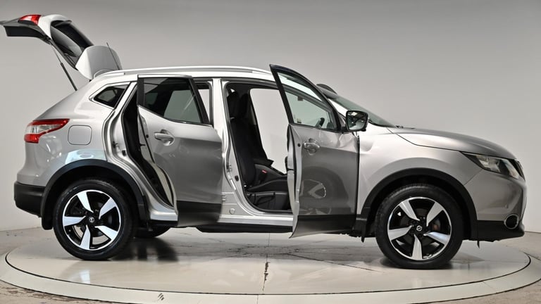 2015 Nissan Qashqai 1.6 dCi n-tec+ XTRON 2WD Euro 6 (s/s) 5dr HATCHBACK Diesel Automatic