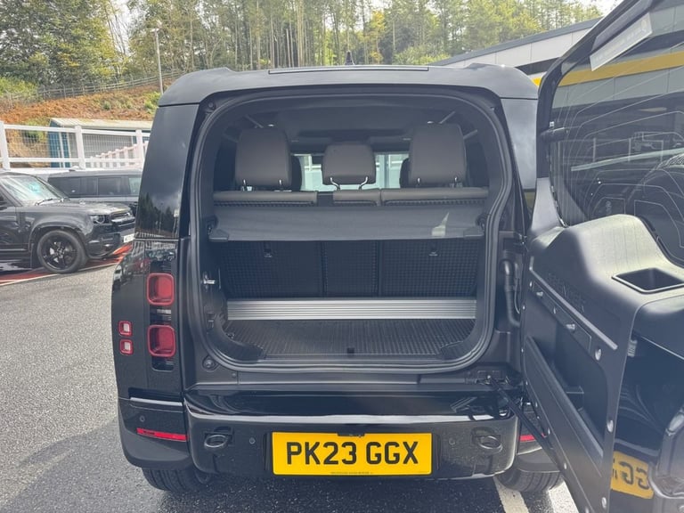 2023 23 LAND ROVER DEFENDER 3.0 D250 MHEV X-DYNAMIC SE Diesel Santorini Black