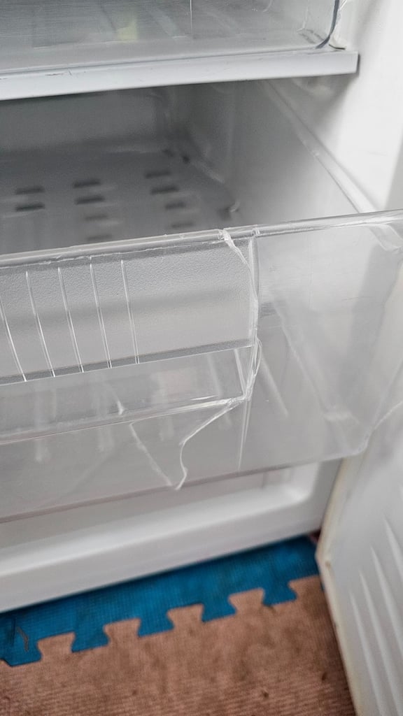 💥 COMPACT FRIDGE FREEZER💥 ENERGY EFFECIENCY💥 GREAT CLEAN CONDITION