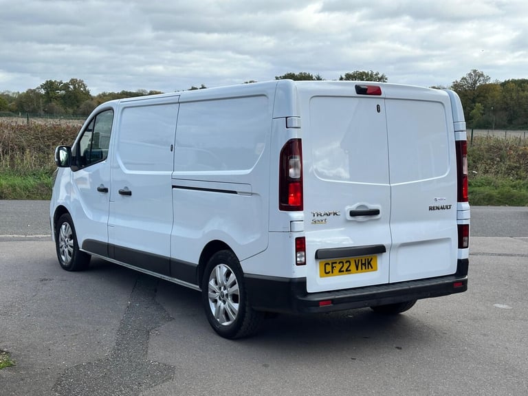 2022 Renault Trafic 2.0 dCi Blue LL30 Sport L2 H1 Euro 6 (s/s) 5dr PANEL VAN Diesel Manual
