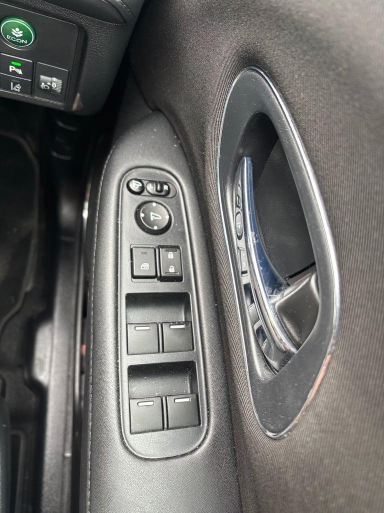 2015 Honda HR-V 1.5 i-VTEC SE 5dr HATCHBACK Petrol Manual