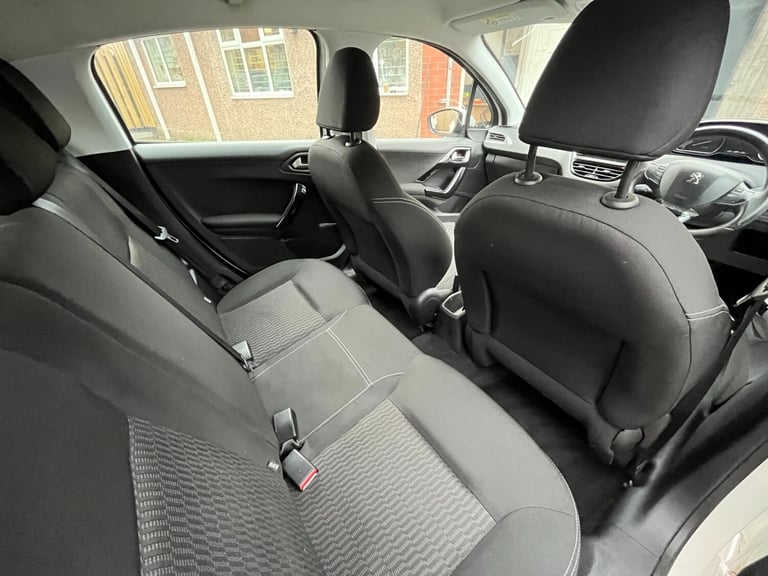 2016 Peugeot 208 1.2 PureTech 82 Active 5dr HATCHBACK Petrol Manual