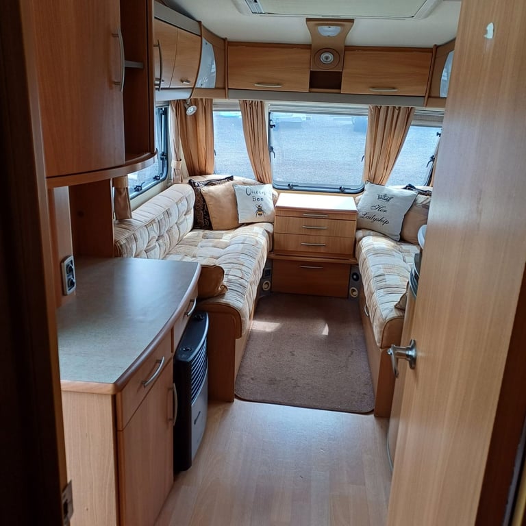 2008 Swift challenger 480 2 berth caravan with motor mover.  