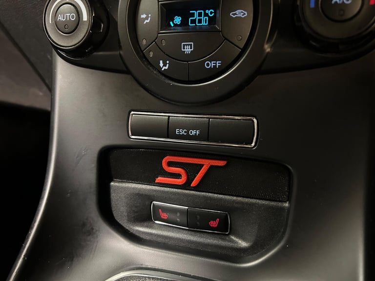 2017 Ford Fiesta 1.6T EcoBoost ST-3 Euro 6 3dr HATCHBACK Petrol Manual