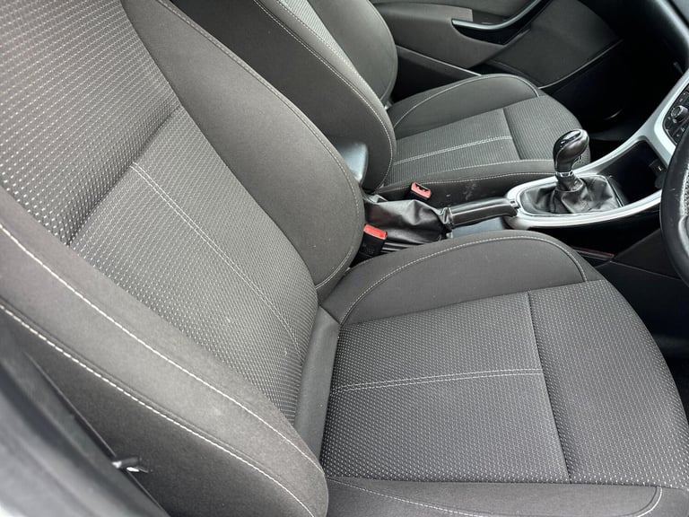 2015 Vauxhall Astra 1.6i SRi Euro 6 5dr HATCHBACK Petrol Manual