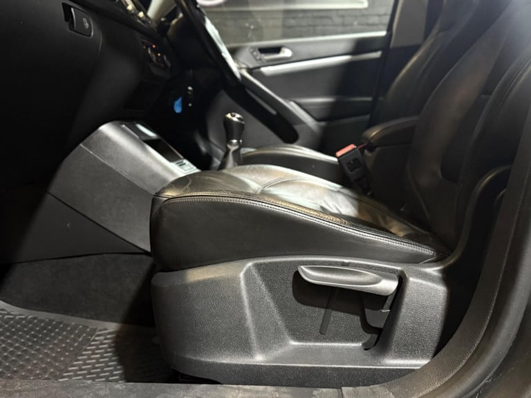 2014 Volkswagen Tiguan 2.0 TDI BlueMotion Tech Match 4WD Euro 5 (s/s) 5dr ESTATE Diesel Manual