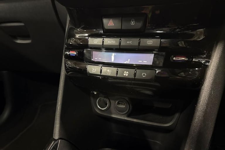 2018 Peugeot 2008 1.2 PureTech Allure Premium 5dr [Start Stop] HATCHBACK PETROL Manual