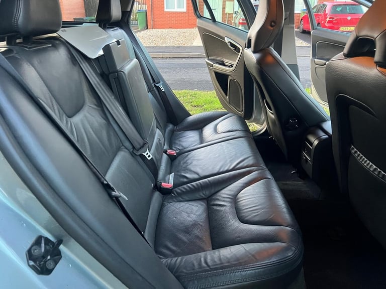2010 Volvo V60 D3 [163] SE Lux 5dr Geartronic ESTATE Diesel Automatic
