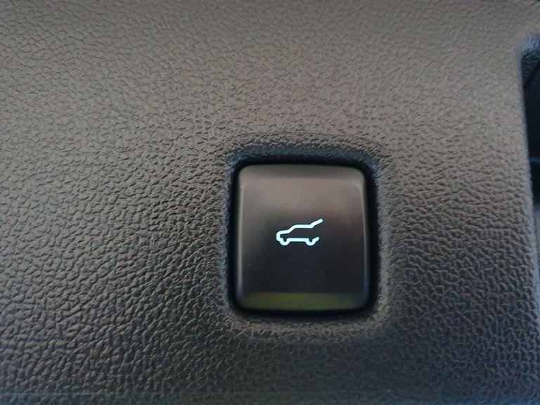 2022 Ford Kuga 2.5 Duratec 14.4kWh ST-Line X Edition CVT Euro 6 (s/s) 5dr HATCHBACK Petrol/Electr...