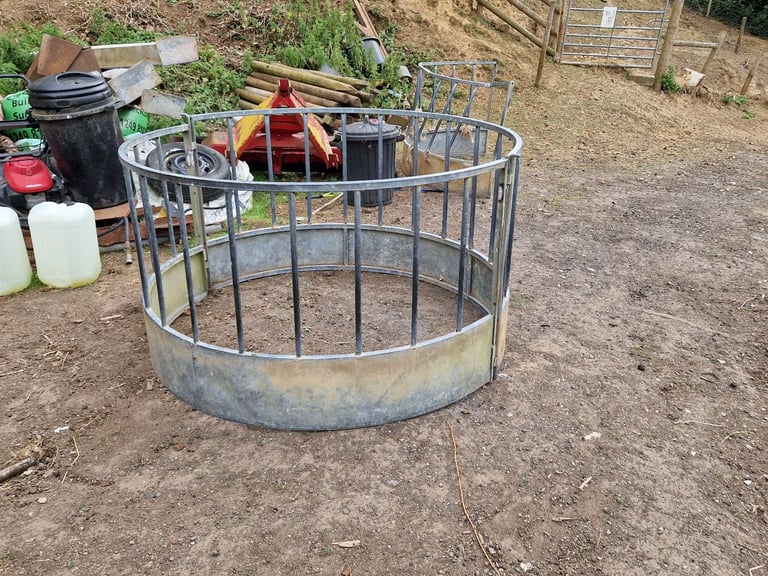 Sheep round feeder 