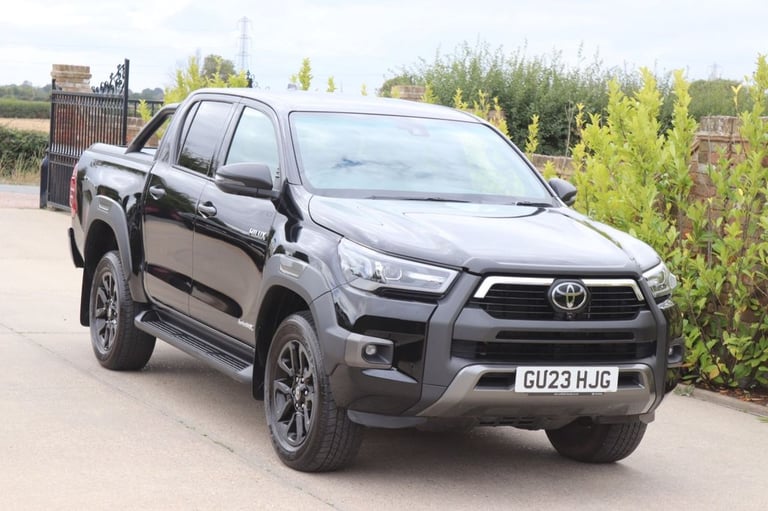 2023 Toyota Hilux 2.8 D-4D Invincible X Pickup Double Cab 4dr Diesel Auto 4WD Euro 6 (s/s) (2 PIC...