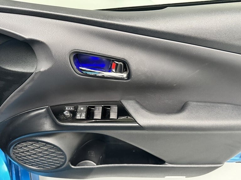 2025 Toyota Prius Vvt-I Active Hatchback HYBRID ELECTRIC Semi Automatic