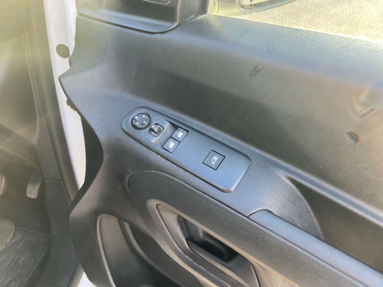 2020 Vauxhall Combo 1.5 Combo 2300 Sportive S/S Panel Van Diesel Manual