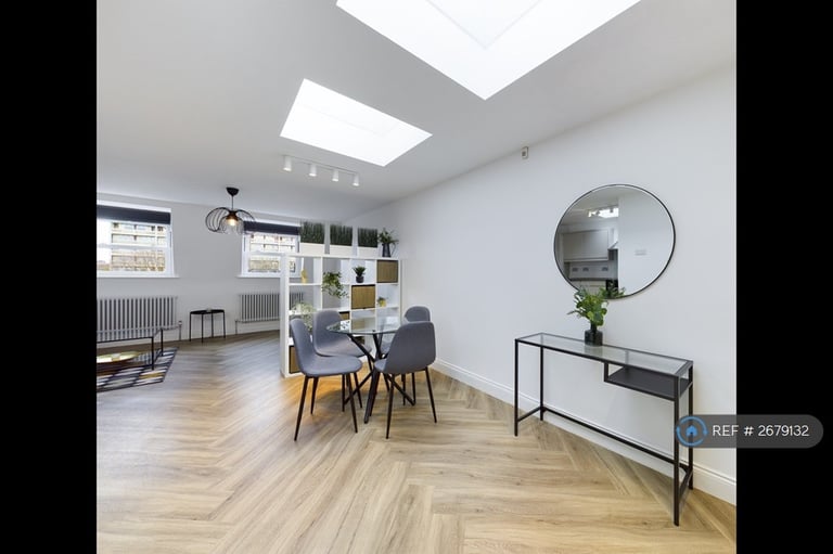 2 bedroom flat in Bethnal Green Road, London, E2 (2 bed) (#2679132)