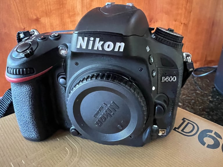 Nikon D600 full frame DSLR Camera Body