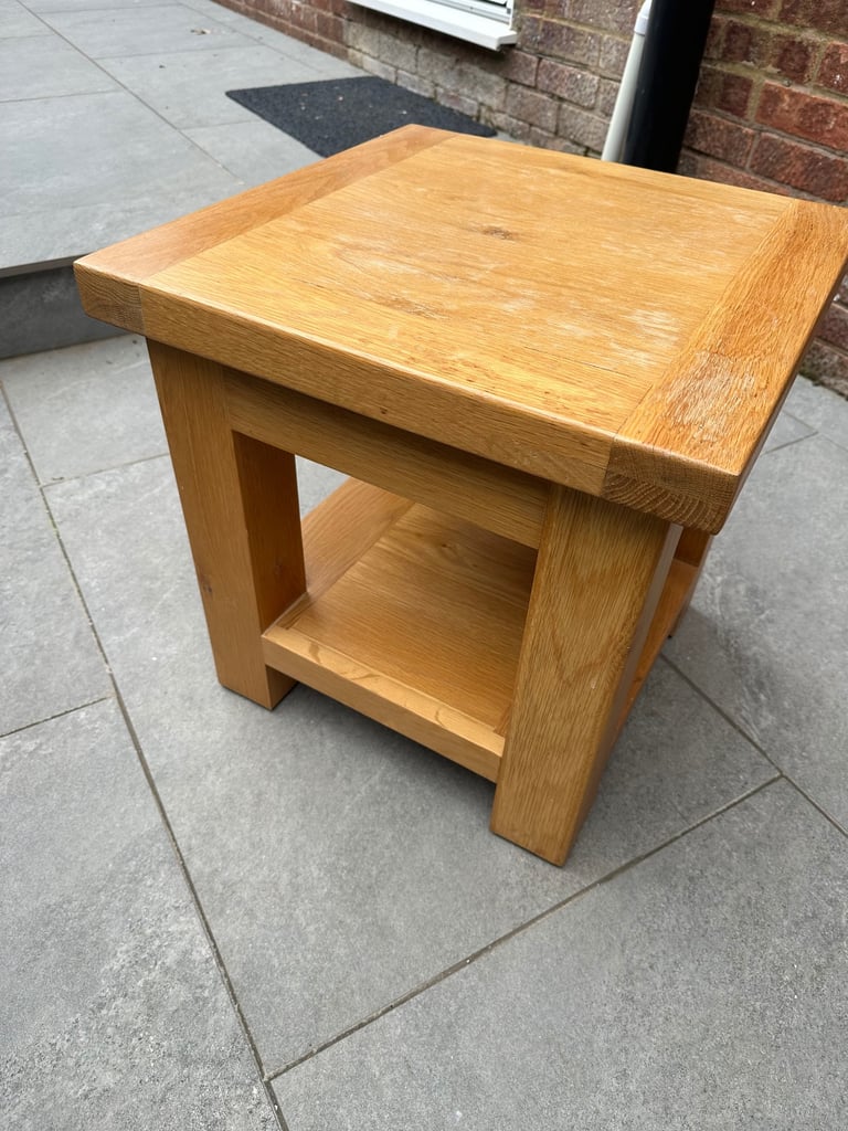 Oak TV cabinet and nest of tables  