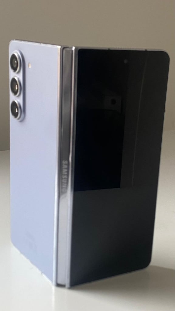 Samsung Fold5, 256GB £600