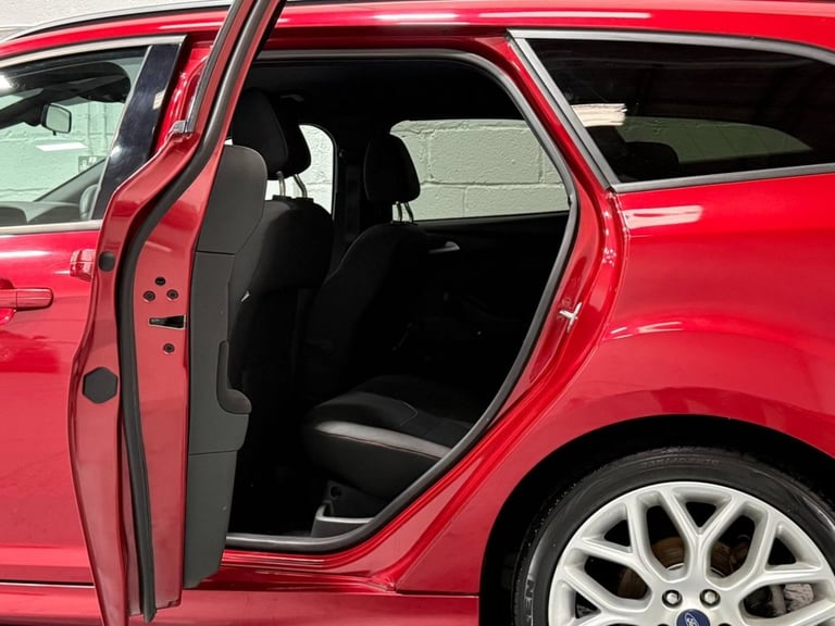 2016 Ford Focus 1.5 TDCi EcoBoost ST-Line Estate 5dr Diesel Manual Euro 6 (s/s) (120 ps) Estate D...