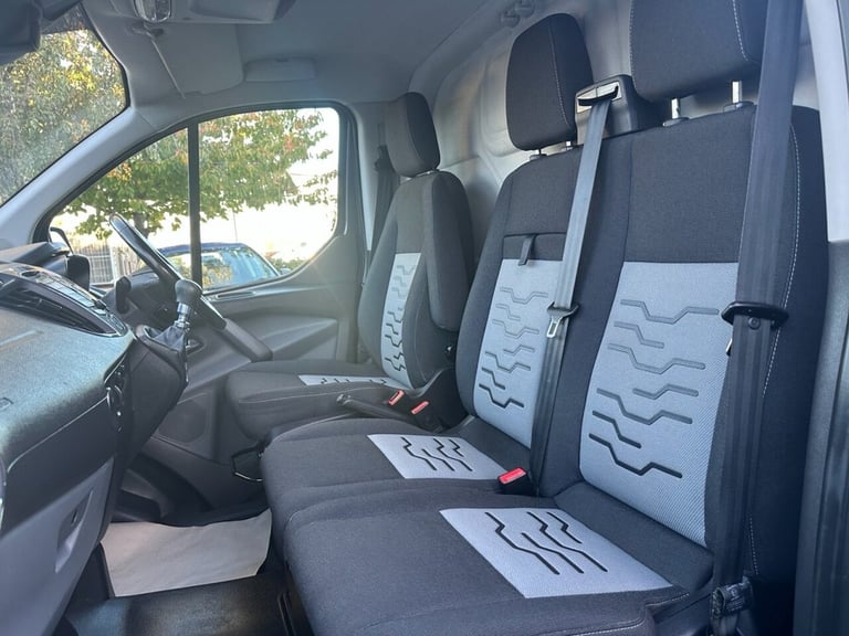 2017 Ford Transit Custom 2.0 TDCi 290 Limited Panel Van 5dr Diesel Manual L1 H2 (157 g/km, 168 bh...