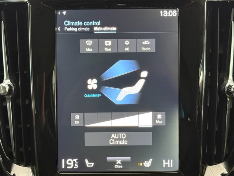 2019 68 VOLVO V60 2.0 D4 MOMENTUM ESTATE 5DR DIESEL AUTO EURO 6 (S/S) (190 PS) D