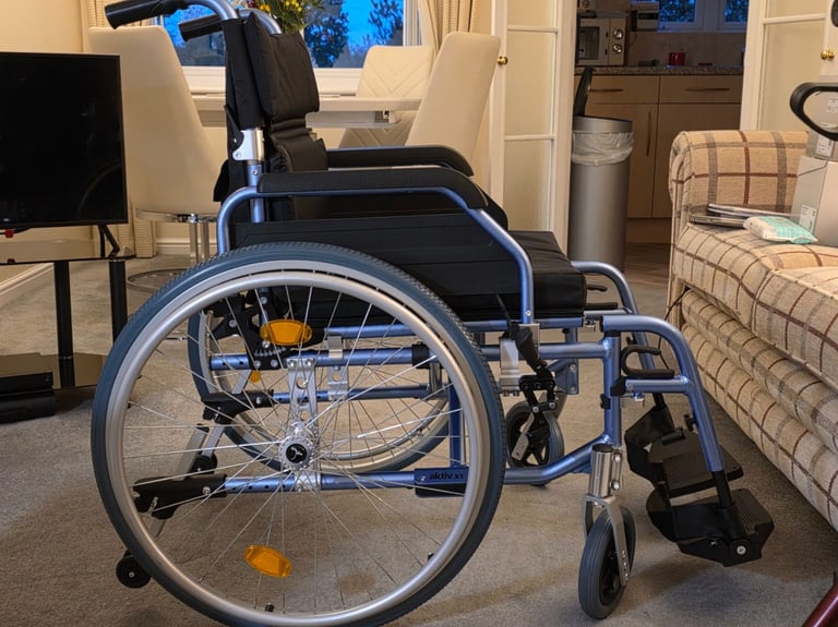 Aktiv X5 Wheelchair Self Propelled Wheelchair - 4 weeks old